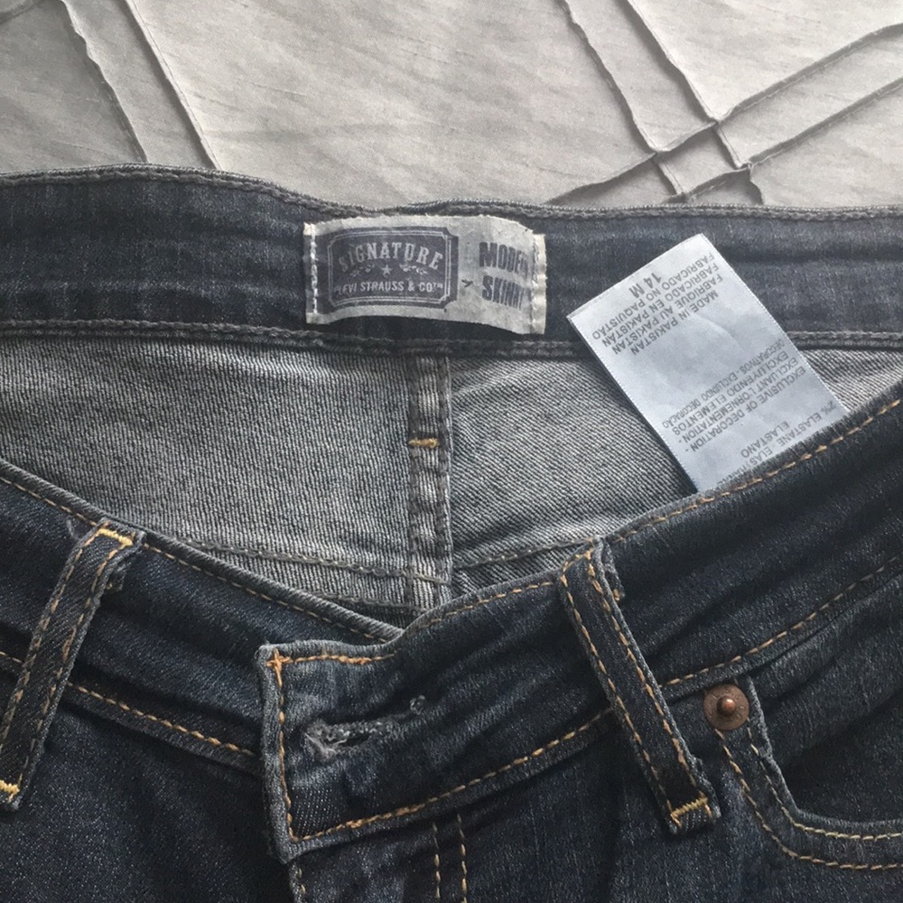 Signature Levi’s Modern Skinny Jean